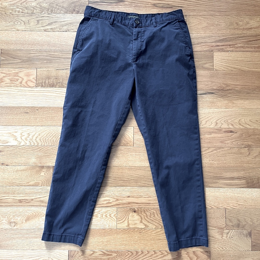 Banana Republic Athletic Fit Men's Navy Chino Pants